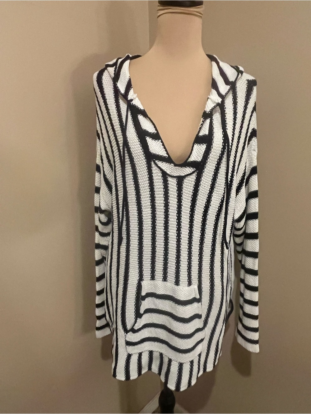 Coastal Two by Vince Camuto Black & White StripedHooded Knit Beach Coverup, XL